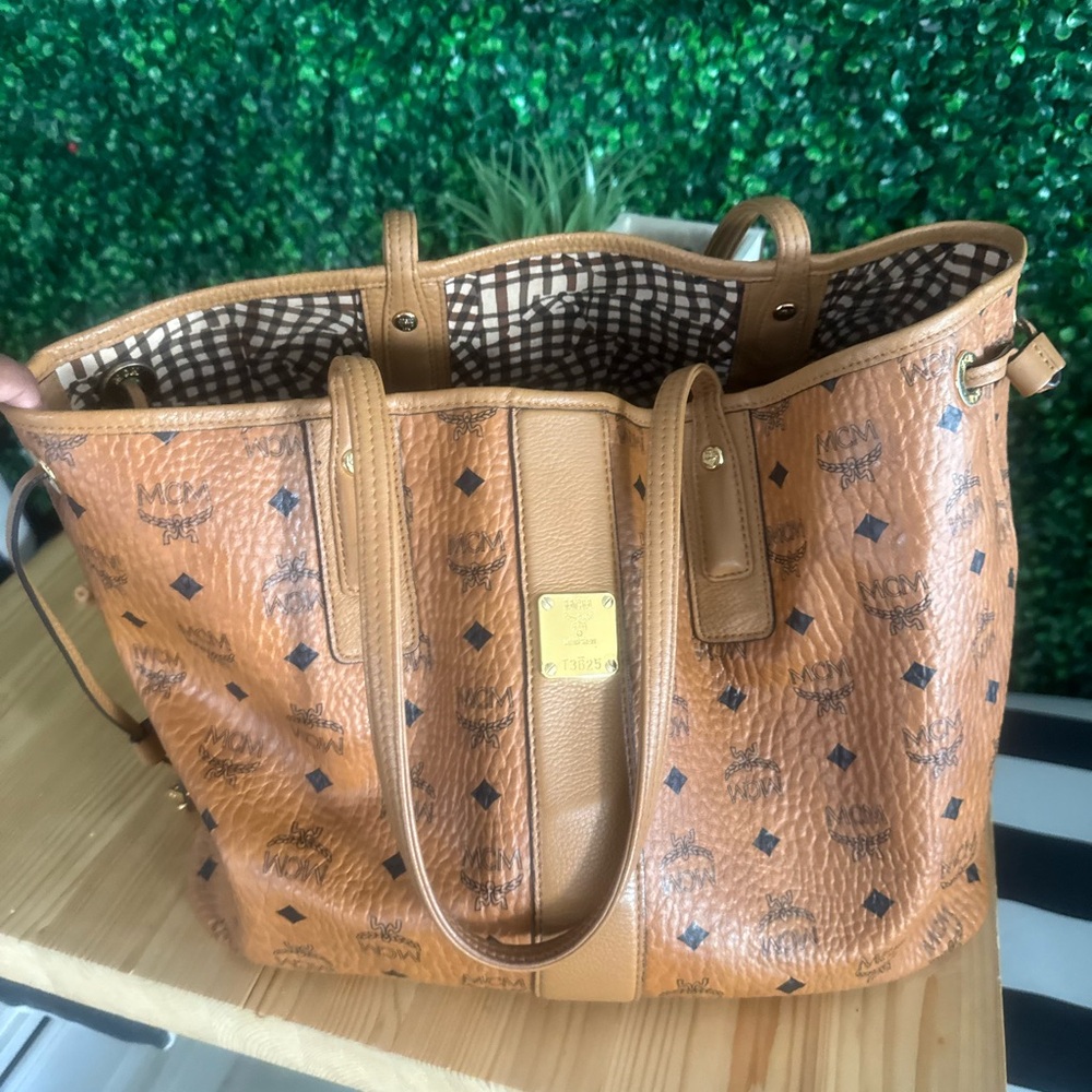 MCM Visetos Medium Liz Shopper Tote